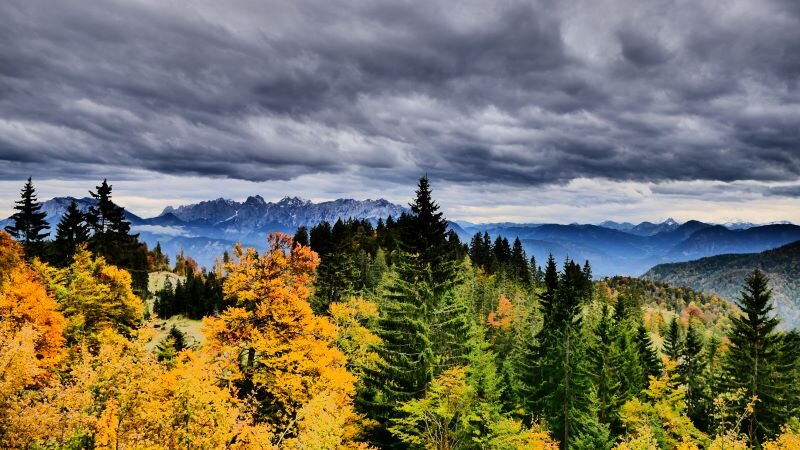 Herbststimmung am Brünnsteinhaus Richtung Kaisergebirge | © Yvonne Tremml